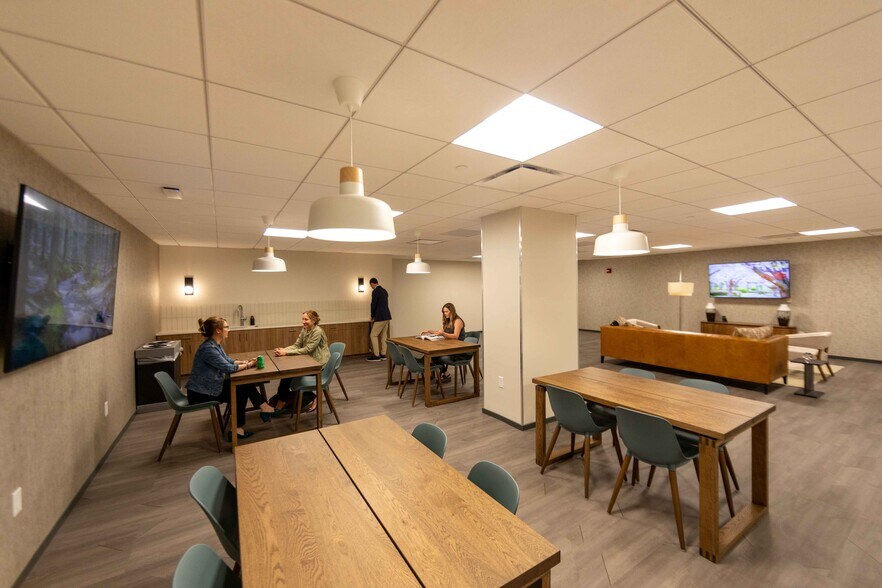 More Photos Of 201 King of Prussia Rd, Radnor Unknown For Lease