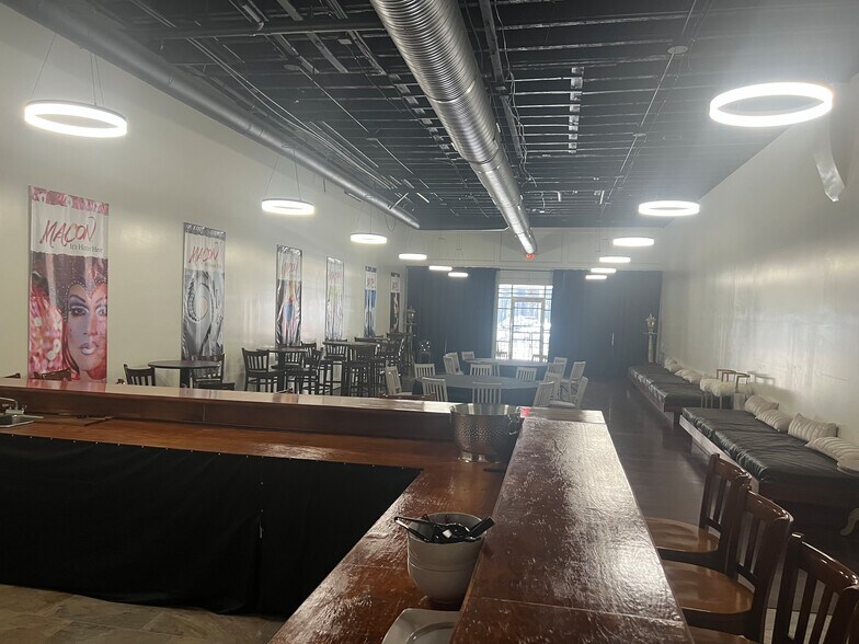 More Photos Of 563 Cherry St, Macon-Bibb General Retail For Lease