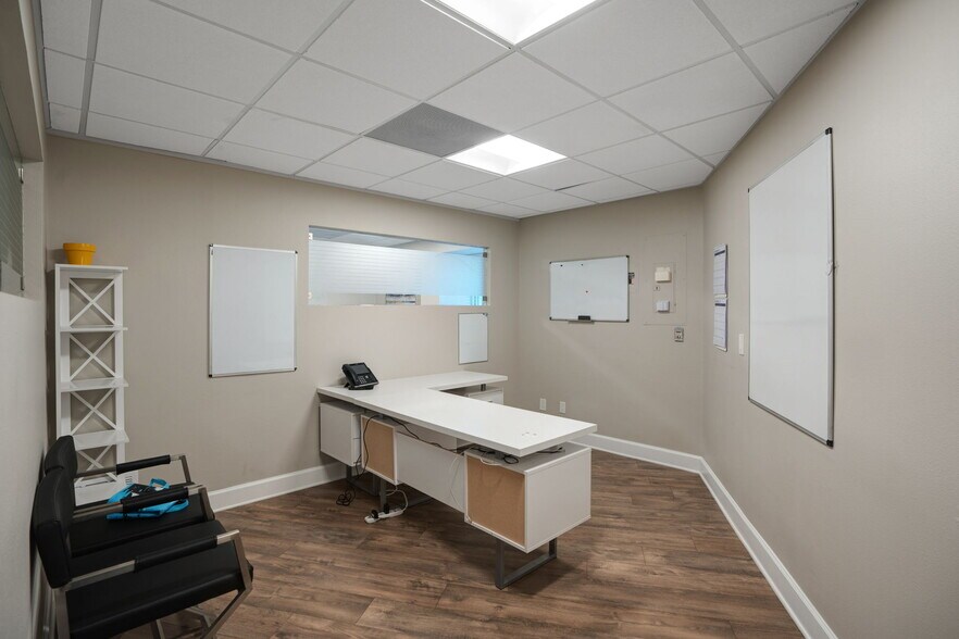 More Photos Of 1505 Tamiami Trl S, Venice Medical For Sale