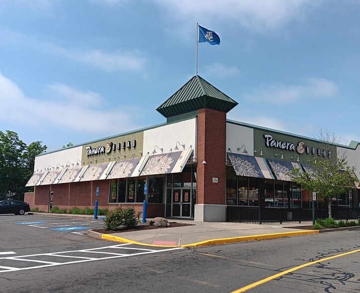 More Photos Of 2100 Dixwell Ave, Hamden Unknown For Lease