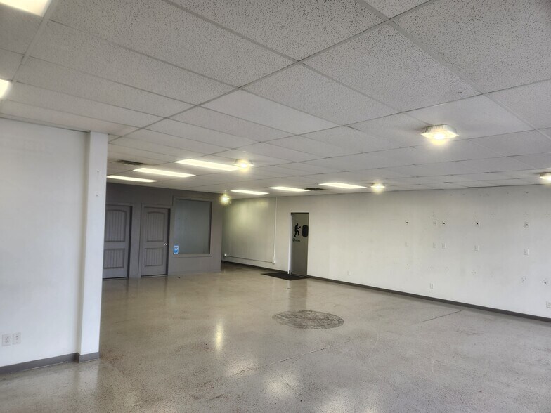 More Photos Of 4231 S State St, Salt Lake City Warehouse For Lease
