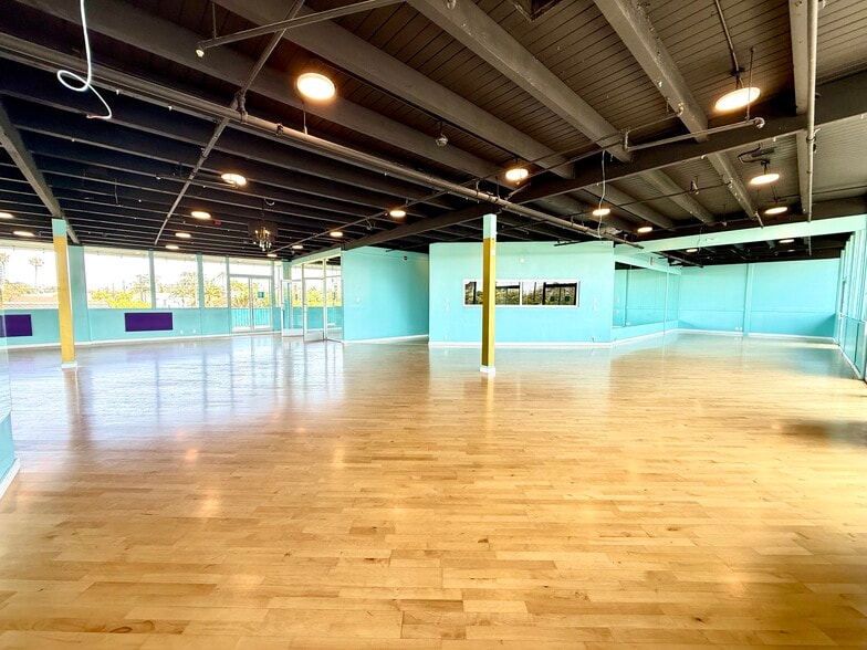 More Photos Of 2929 Washington Blvd, Marina del Rey Loft Creative Space For Lease