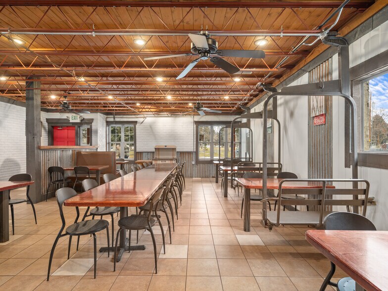 More Photos Of 235 S 7400 E, Huntsville Restaurant For Sale