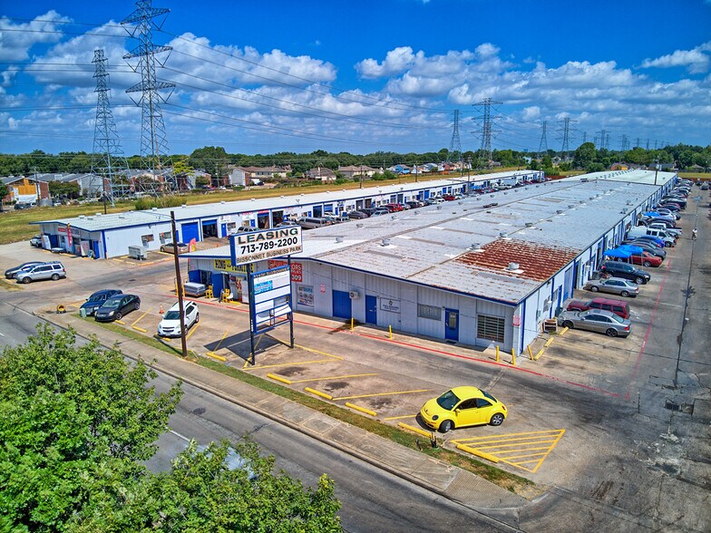 More Photos Of 11450 Bissonnet St, Houston Warehouse For Lease