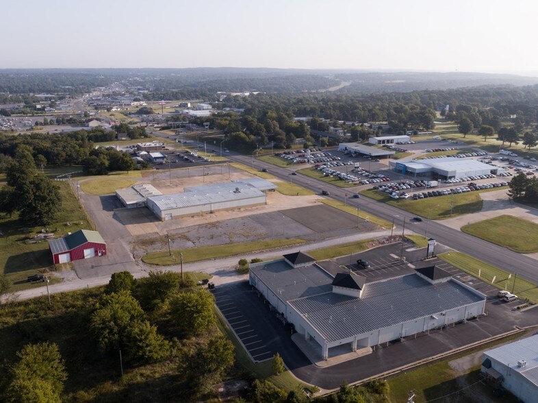 More Photos Of 3000 S Muskogee Ave, Tahlequah Industrial For Lease
