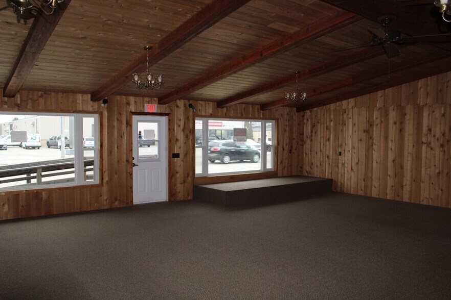 More Photos Of 1009 Jefferson St, Algoma General Retail For Sale