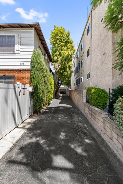 More Photos Of 6254 Whitsett Ave, North Hollywood Apartments For Sale