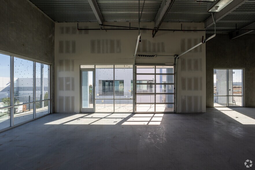 More Photos Of 3810 Stineman Ct, Long Beach Office For Sale