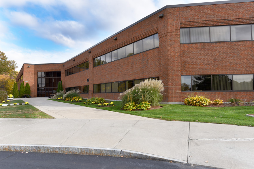 Primary Photo Of 120 Turnpike Rd, Southborough Office For Lease