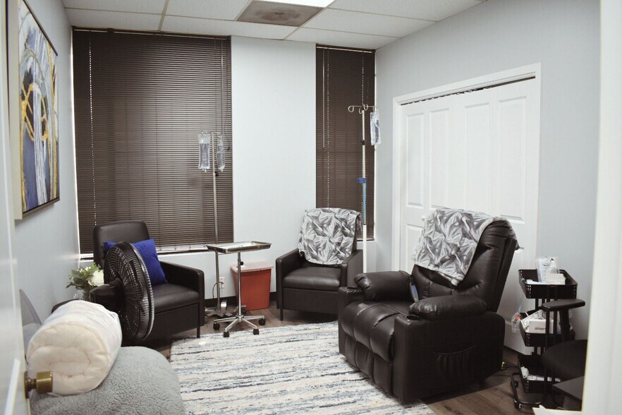 More Photos Of 2424 Hamilton St, Houston Medical For Lease