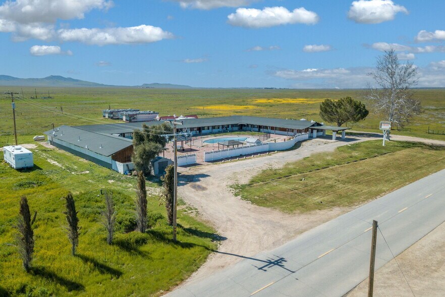 More Photos Of 12900 Soda Lake Rd, Santa Margarita Hotel For Sale