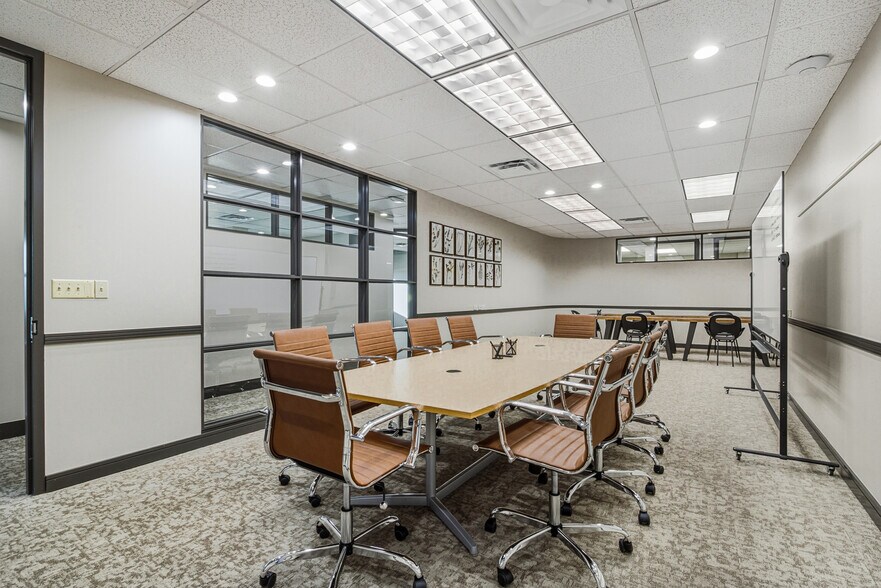 More Photos Of 5801 Logan St, Denver Research And Development For Lease