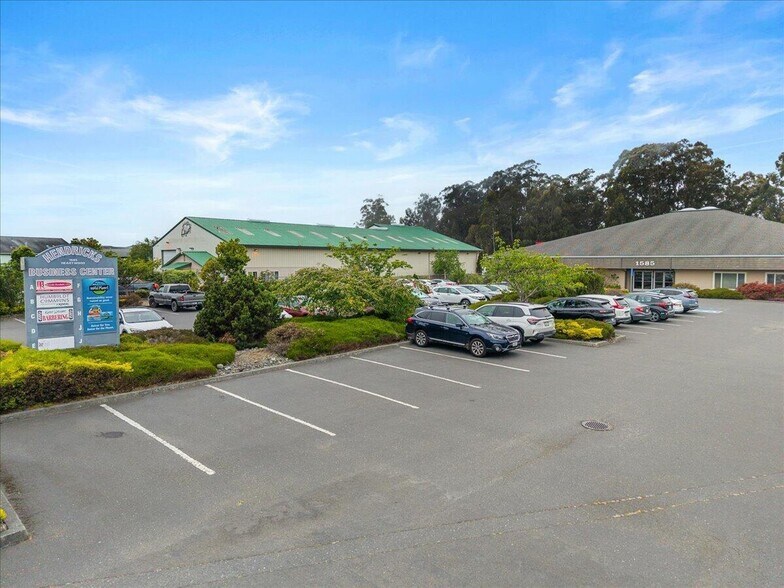 More Photos Of 1585 Heartwood Dr, Mckinleyville Medical For Sale