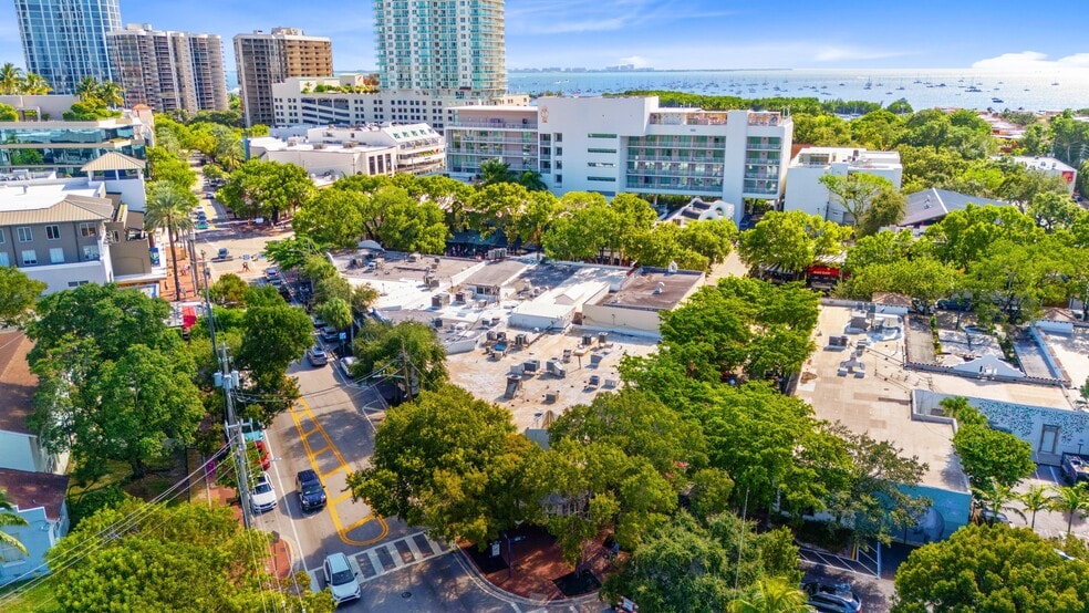 More Photos Of 3432 Main Hwy, Miami Storefront Retail Office For Lease