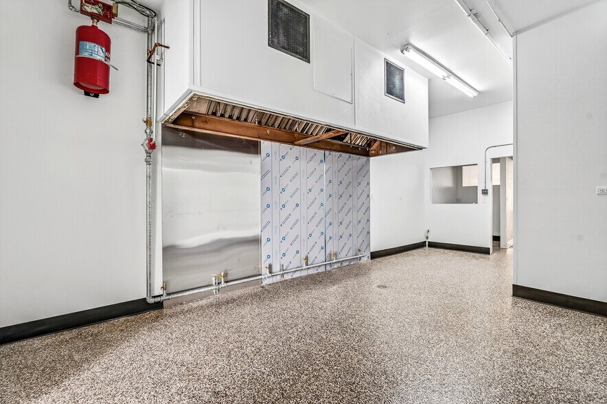 More Photos Of 1453 20th St, Vero Beach Restaurant For Lease