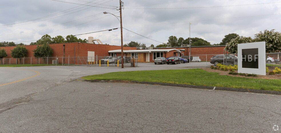 More Photos Of 900 12th Street Dr NW, Hickory Unknown For Lease