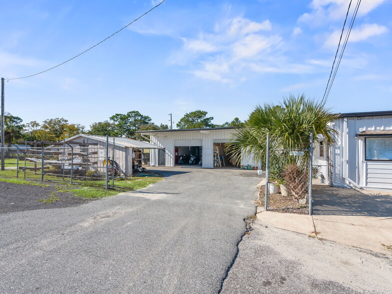 More Photos Of 9594 SE Maricamp Rd, Ocala Auto Repair For Sale