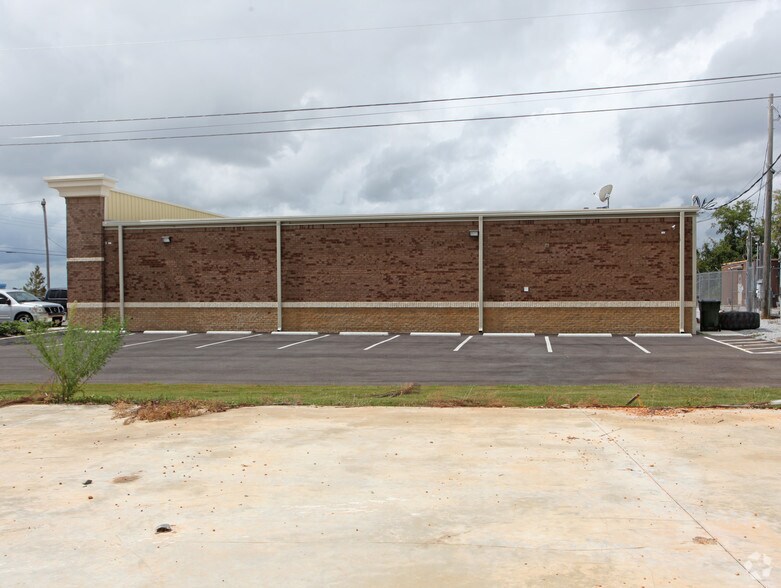 More Photos Of 1030 13th St E, Tuscaloosa Freestanding For Sale