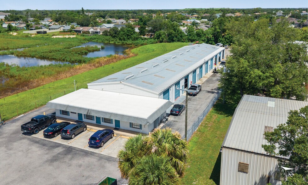 More Photos Of 6605 33rd St E, Sarasota Warehouse For Sale