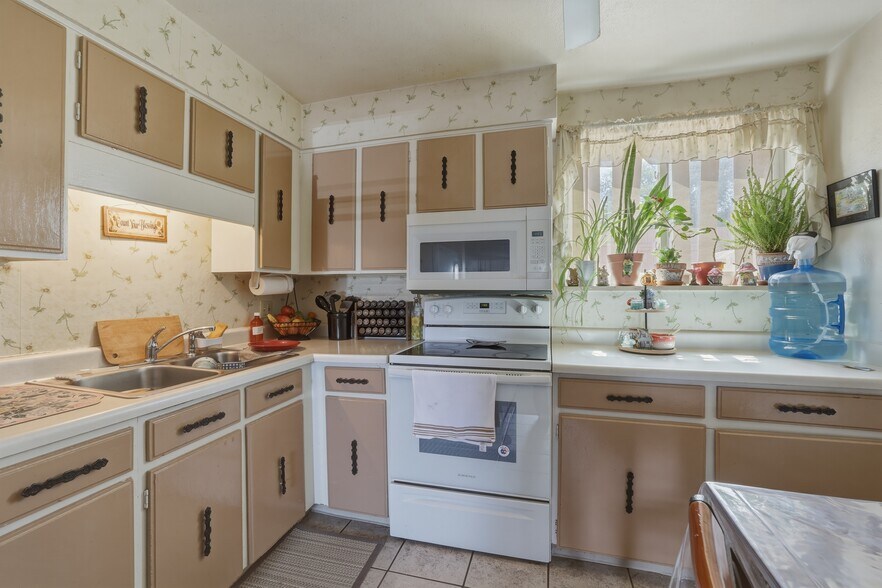 More Photos Of 1447 Nokomis Dr, Colorado Springs Apartments For Sale