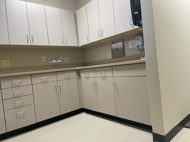 More Photos Of 835 S 9th Ave, Haubstadt Office For Sale