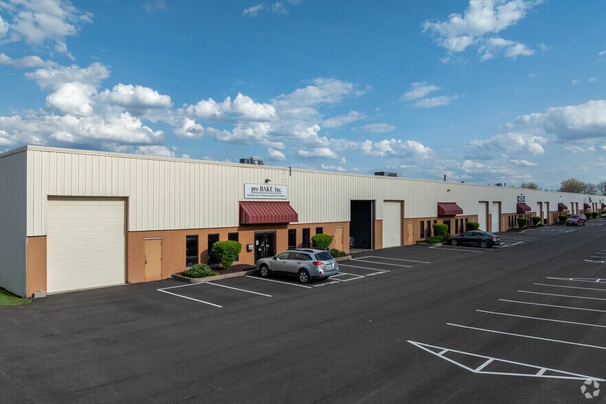 More Photos Of 2057 E Aurora Rd, Twinsburg Warehouse For Lease