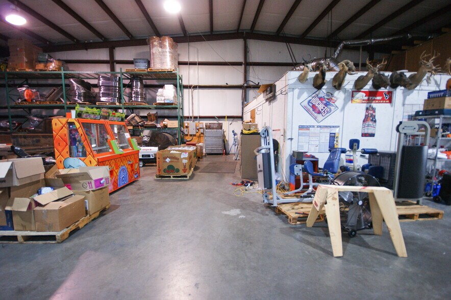 More Photos Of 907 Dumont St, South Houston Warehouse For Sale