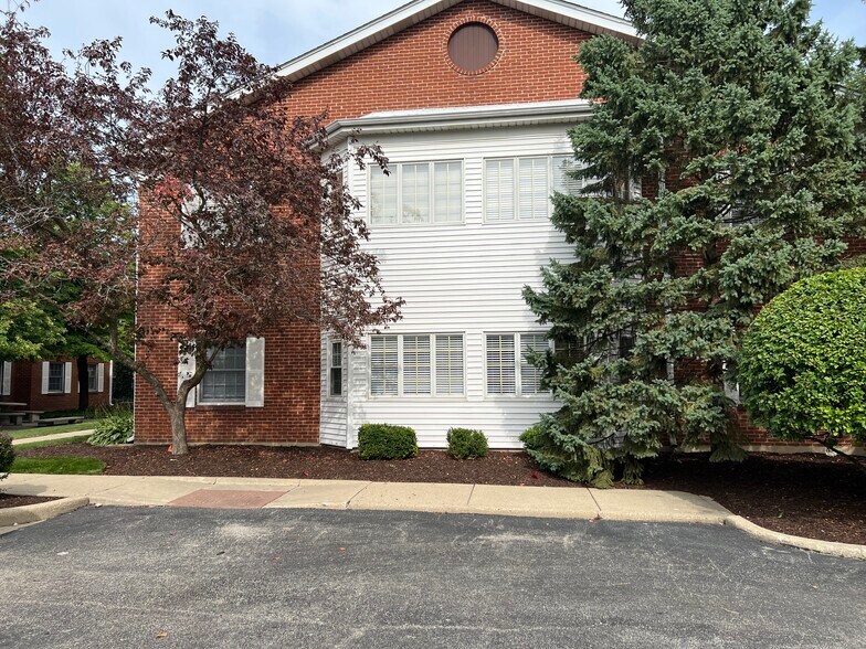 More Photos Of 1015-1025 W Wise Rd, Schaumburg Office For Sale