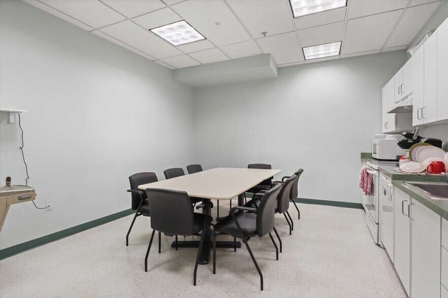 More Photos Of 339 Buschs Frontage Rd, Annapolis Medical For Sale