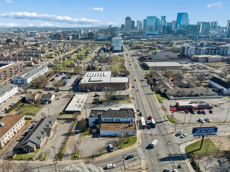 More Photos Of 1718 Charlotte Ave, Nashville Medical For Lease