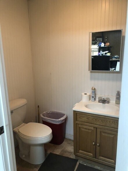 More Photos Of 1286 Huff Creek Hwy, Mallory Auto Repair For Sale