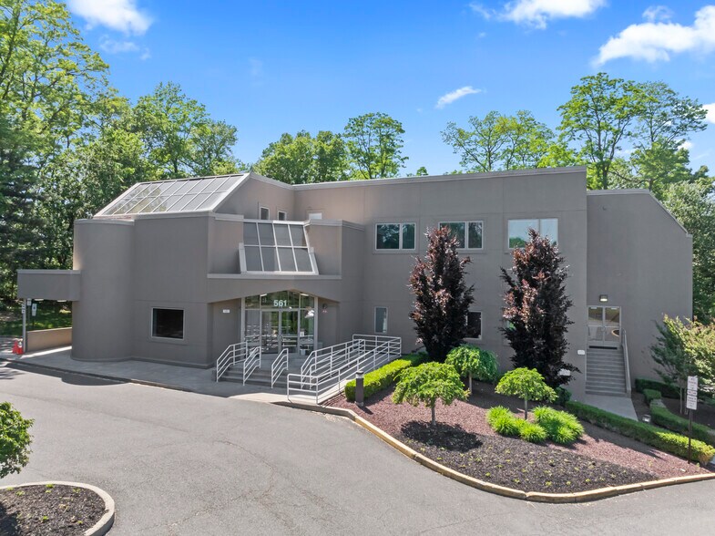 More Photos Of 561 Cranbury Rd, East Brunswick Medical For Sale