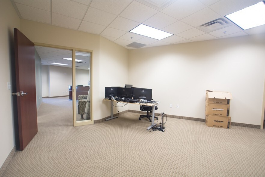 More Photos Of 5255 N Edgewood Dr, Provo Office For Lease
