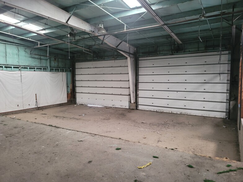 More Photos Of 29 S Depot Plz, Tarrytown Warehouse For Lease