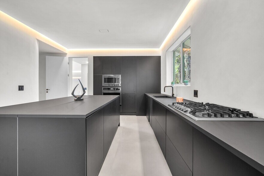 More Photos Of 120 NE 25th St, Miami Specialty For Sale