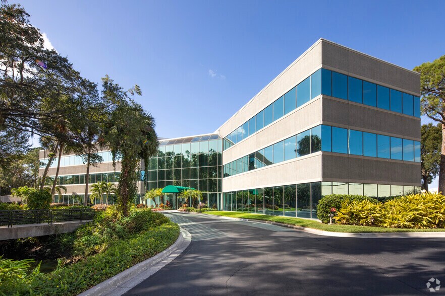 More Photos Of 5404 Cypress Center Dr, Tampa Unknown For Lease