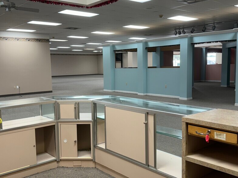 More Photos Of 3660 US Highway 27 S, Sebring Freestanding For Lease