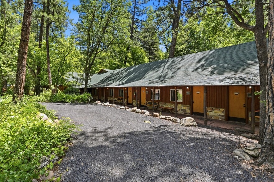 More Photos Of 1355 E Christopher Creek Loop, Payson Hotel For Sale
