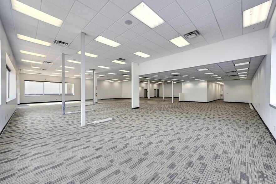 More Photos Of 451 W Louis Henna Blvd, Austin Freestanding For Sale