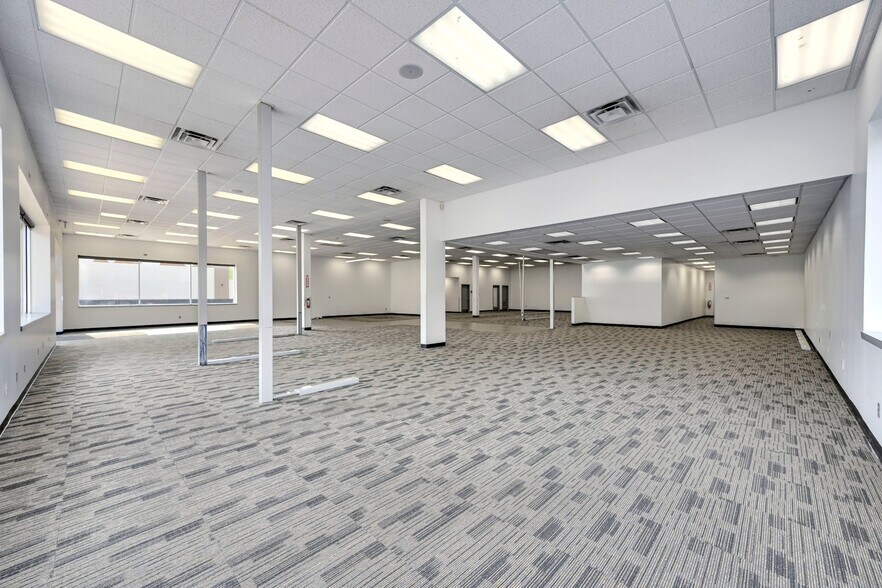 More Photos Of 451 W Louis Henna Blvd, Austin Freestanding For Lease