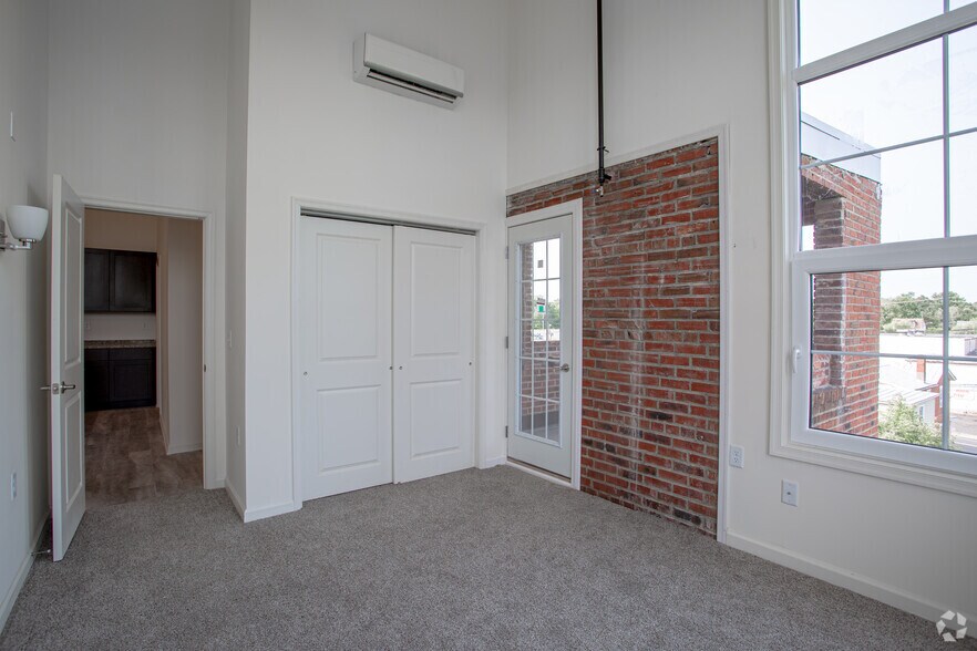 More Photos Of 73 Washington St, Mount Holly Apartments For Sale