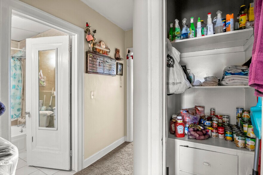 More Photos Of 1205 Garfield Ave, Lincoln Park Apartments For Sale