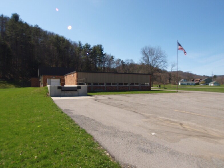 More Photos Of 201 Hoovertown Rd, Penfield Flex For Sale