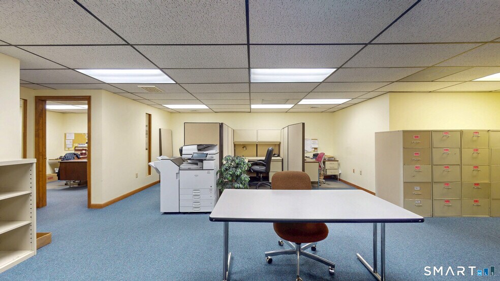 More Photos Of 160 Oak St, Glastonbury Office For Sale