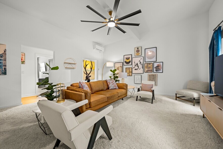 More Photos Of 9-13 Broadway St, Asheville Storefront Retail Office For Sale