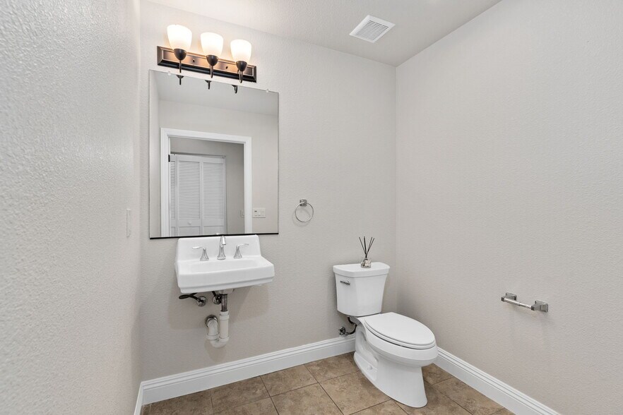 More Photos Of 204 Rosebud Ln, Saint Helena Apartments For Sale