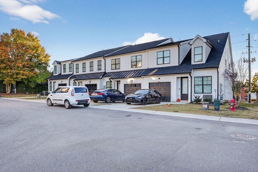 More Photos Of 6104-6120 Fox Rd, Raleigh Apartments For Sale