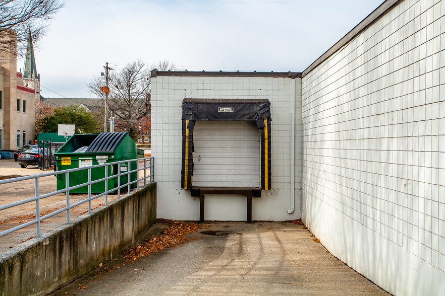 More Photos Of 1136 W Market St, Louisville Warehouse For Sale