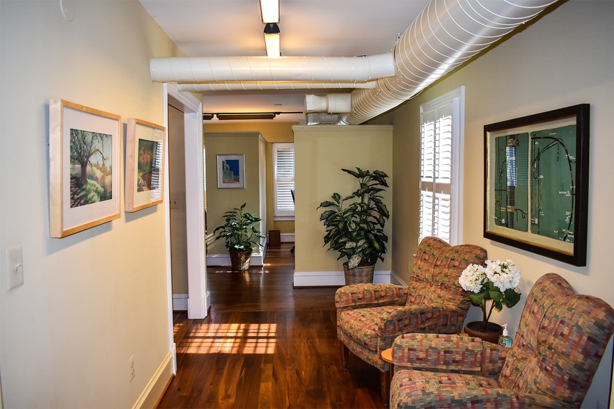 More Photos Of 6124 MacArthur Blvd, Bethesda Restaurant For Sale