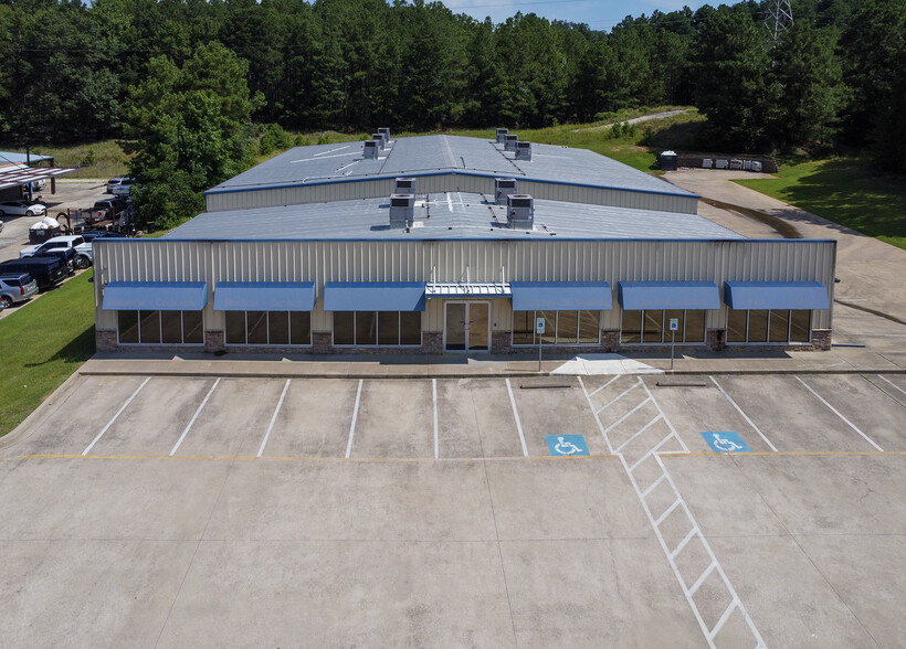 Primary Photo Of 4285 Hwy 31 W, Tyler Showroom For Lease